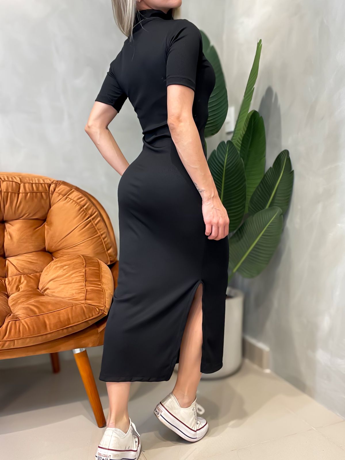 Vestido Midi em Ribana Manga Curta com Gola Gislene