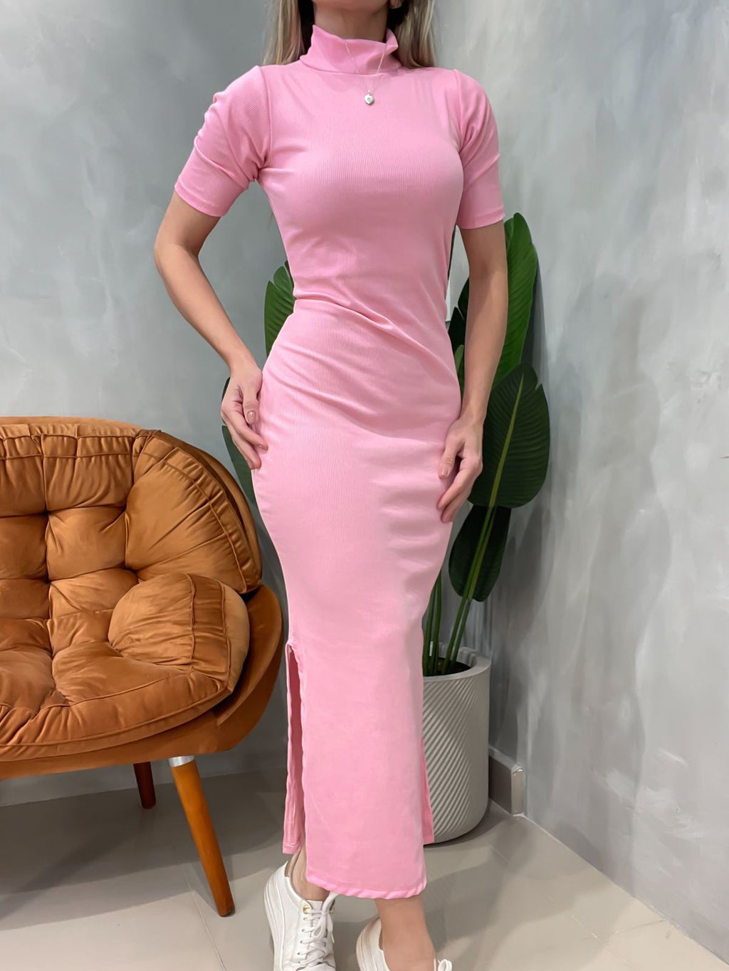 Vestido Midi em Ribana Manga Curta com Gola Gislene