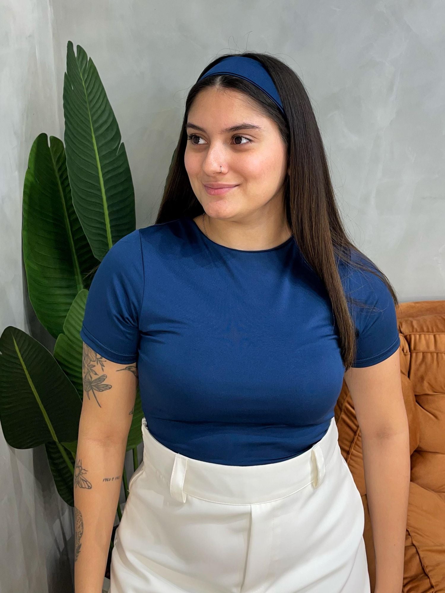 Cropped em Suplex Manga Curta e Gola Canoa com Faixa Tuane