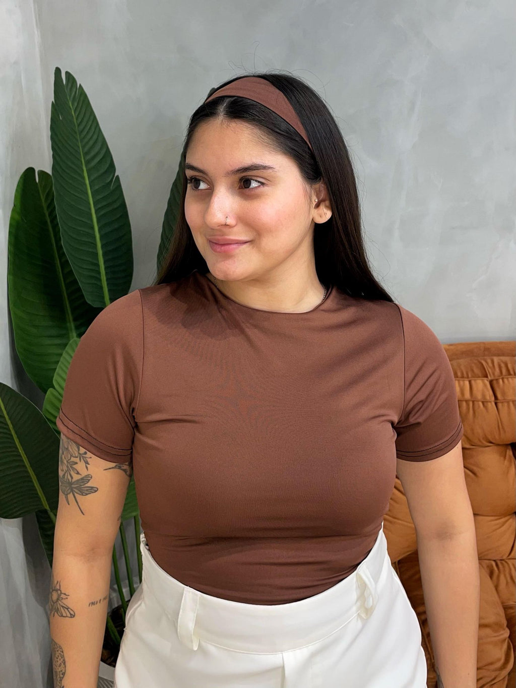 Cropped em Suplex Manga Curta e Gola Canoa com Faixa Tuane